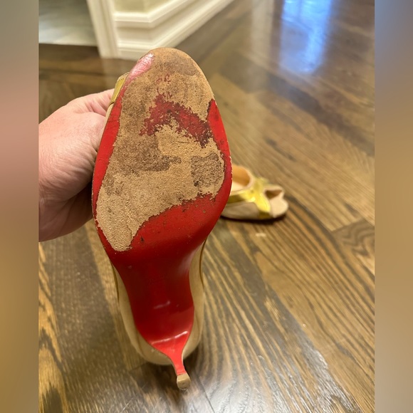 Red Bottoms. Tan Suede Peep Toe Pumps With Gold Accents fit like size 8. - Picture 5 of 12